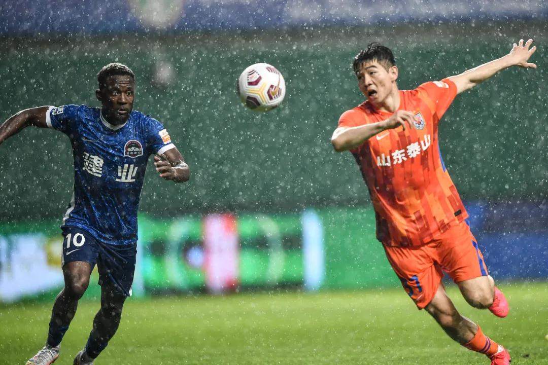 وثائقي الدوري السعودي كامل فاصل اعلانيرحلة شيقة في عالم كرة القدم السعودية